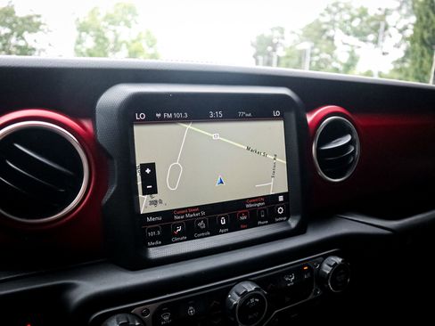 Used 2023 Jeep Wrangler Unlimited Rubicon AWD/4WD image 24