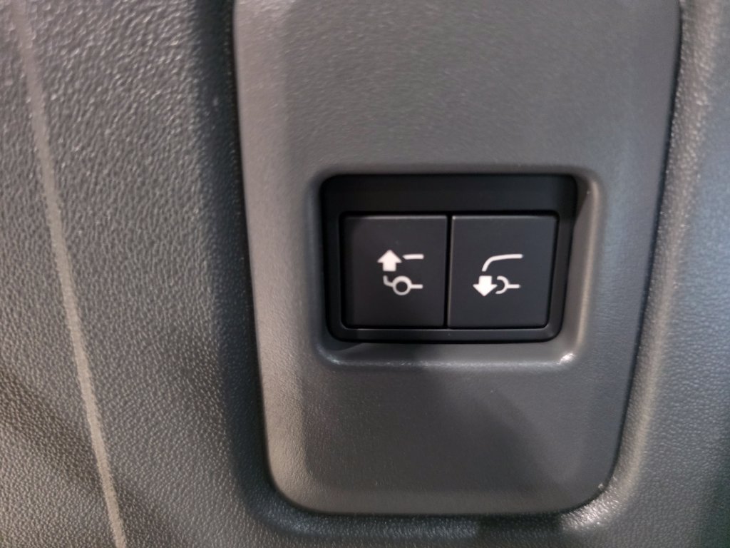New 2026 Land Rover Defender 110 X-Dynamic SE AWD/4WD image 9