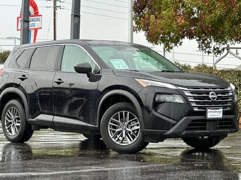 Certified 2024 Nissan Rogue S image 2