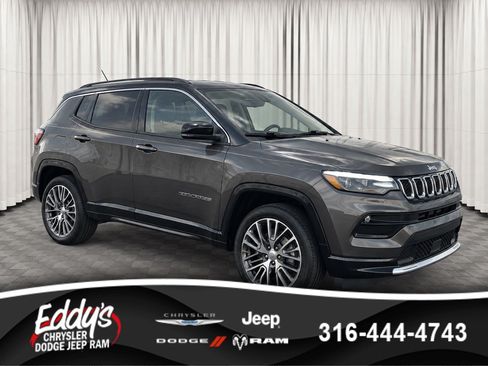 Used 2023 Jeep Compass Limited w/ Elite Group AWD/4WD image 1