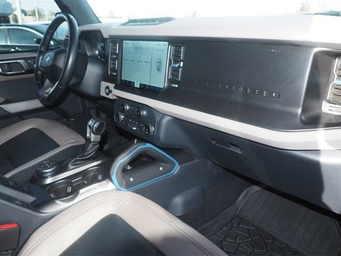 Used 2022 Ford Bronco Wildtrak image 21