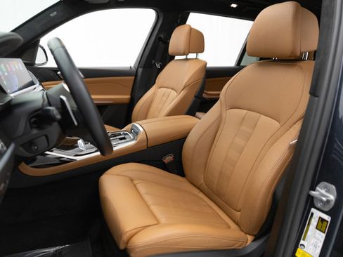 Used 2021 BMW X7 xDrive40i w/ M Sport Package AWD/4WD image 48