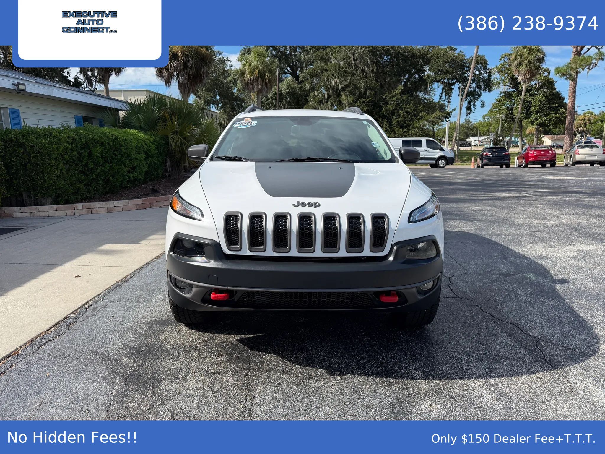 Used 2017 Jeep Cherokee Trailhawk w/ Comfort/Convenience Group AWD/4WD image 2
