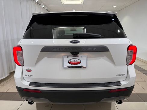 Used 2022 Ford Explorer XLT w/ Equipment Group 202A AWD/4WD image 4