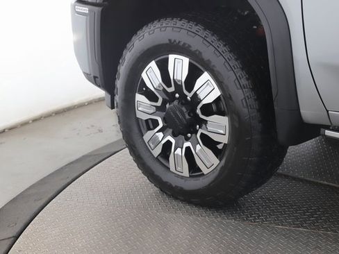 Used 2025 GMC Sierra 2500 Denali image 13