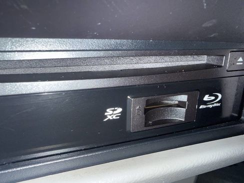 Used 2018 Toyota Sienna XLE Premium w/ Carpet Mat Package image 31