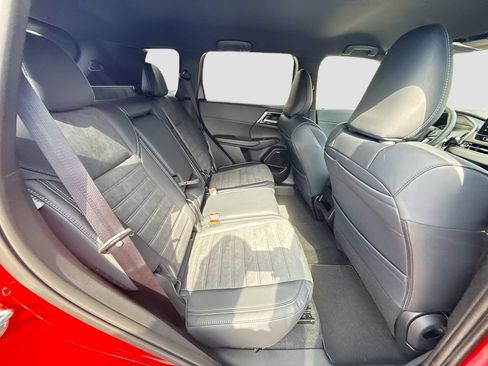 Used 2026 Mitsubishi Outlander LE FWD image 24