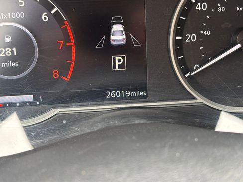 Used 2025 Nissan Versa SV FWD image 38
