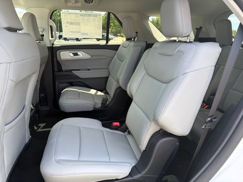 New 2026 Ford Explorer Active w/ Active Comfort Package AWD/4WD image 11
