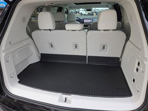 New 2026 Buick Enclave Avenir w/ LPO, All-Weather Package image 7