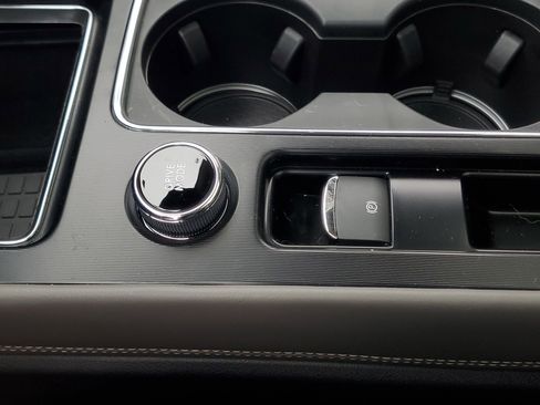 New 2026 Lincoln Corsair Premiere image 24