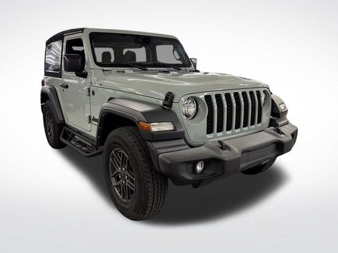 Used 2024 Jeep Wrangler Sport AWD/4WD image 7
