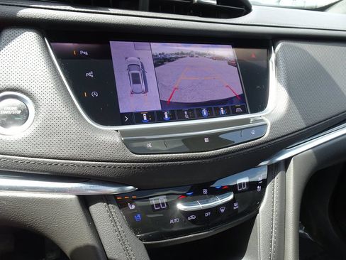 Used 2020 Cadillac XT5 Premium Luxury FWD image 19