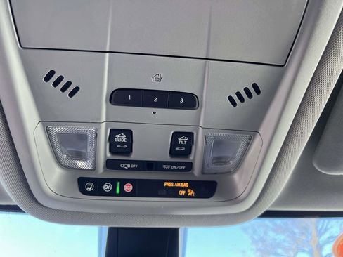 Used 2023 GMC Acadia SLT w/ Preferred Package image 38