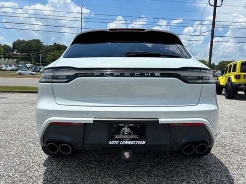 Used 2024 Porsche Macan AWD/4WD image 4