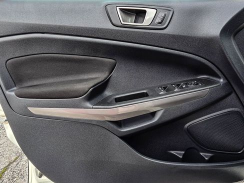 Used 2020 Ford EcoSport SE w/ SE Convenience Package FWD image 11