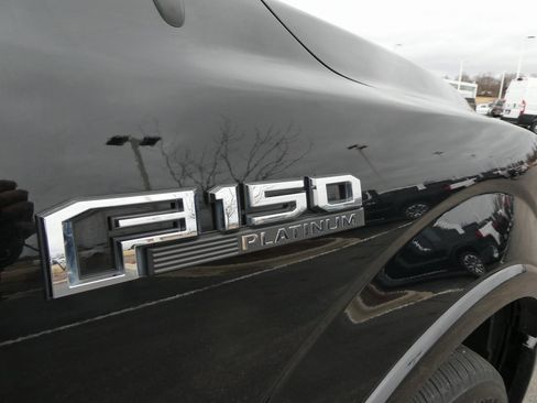 Used 2017 Ford F150 Platinum w/ Equipment Group 701A Luxury image 28