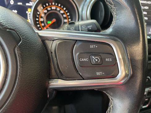 Used 2019 Jeep Wrangler Unlimited Sahara AWD/4WD image 20