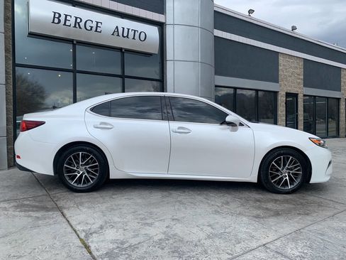 Used 2017 Lexus ES 350 w/ Navigation System Package image 6