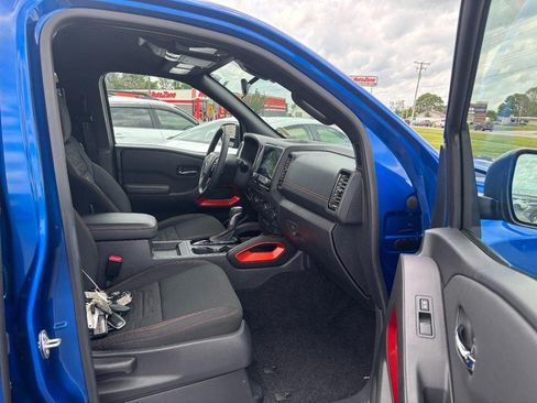 Used 2024 Nissan Frontier PRO-4X w/ Technology Package AWD/4WD image 11