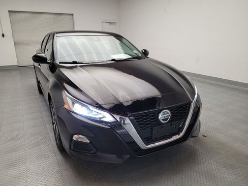 Used 2022 Nissan Altima 2.5 SV image 14