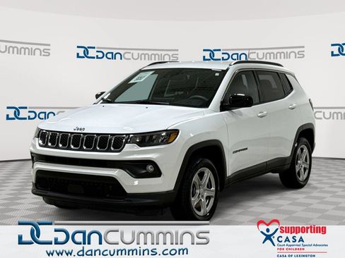 Used 2024 Jeep Compass Latitude w/ Altitude Special Edition AWD/4WD image 1