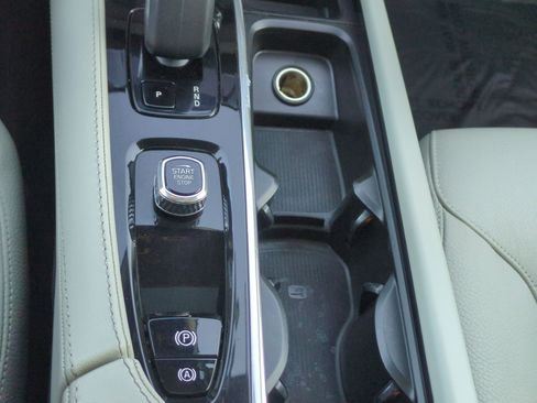 Used 2023 Volvo XC90 B5 Plus w/ Protection Package Premier image 20