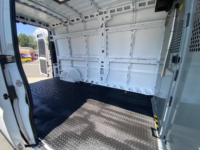 Used 2023 RAM ProMaster 2500 w/ Driver Convenience Group FWD image 9