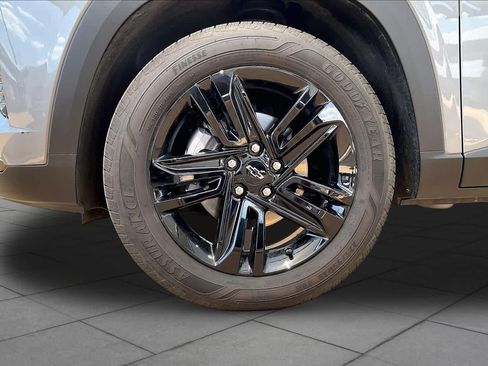 Used 2025 Chevrolet Trax ACTIV FWD image 12