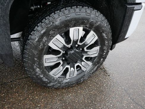 New 2026 GMC Sierra 3500 Denali w/ Denali Reserve Package AWD/4WD image 6