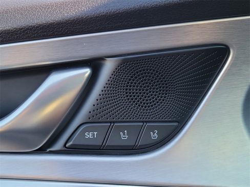 Used 2019 Genesis G70 2.0T Sport image 17