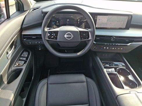 Used 2025 Nissan Murano SL AWD/4WD image 2