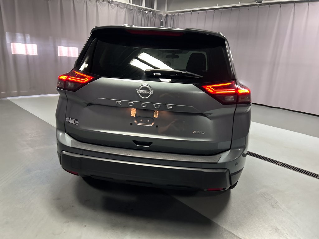 Used 2025 Nissan Rogue SV AWD/4WD image 6