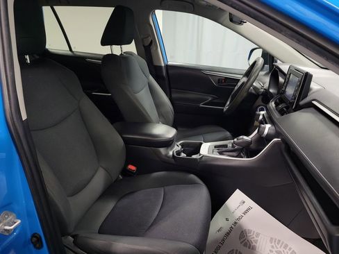 Used 2021 Toyota RAV4 LE image 25