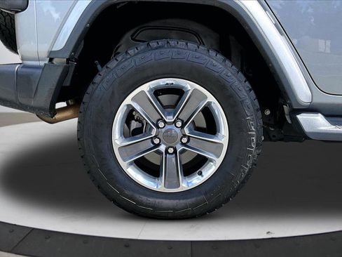 Certified 2020 Jeep Wrangler Unlimited Sahara AWD/4WD image 33