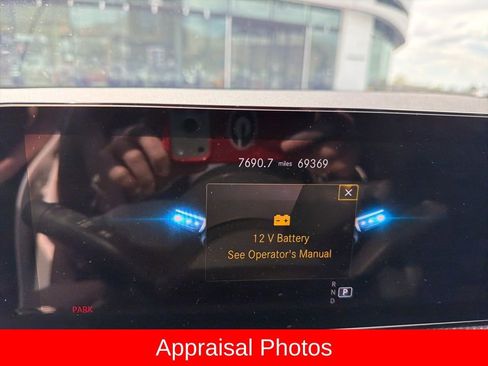 Used 2022 Mercedes-Benz CLA 250 image 3