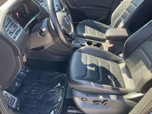 Used 2021 Volkswagen Tiguan SEL Premium R-Line image 12