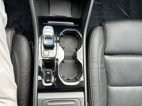 Used 2023 Volvo XC40 B5 Plus w/ Driver Assist Package image 21