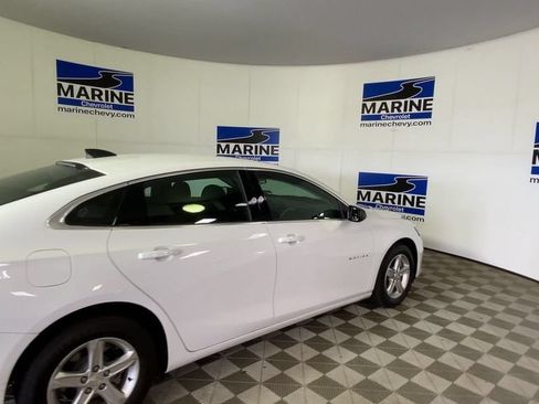 Used 2022 Chevrolet Malibu LS FWD image 2
