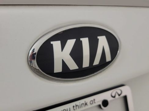 Used 2019 Kia Optima S FWD image 5