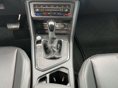 Used 2023 Volkswagen Tiguan SE FWD image 20