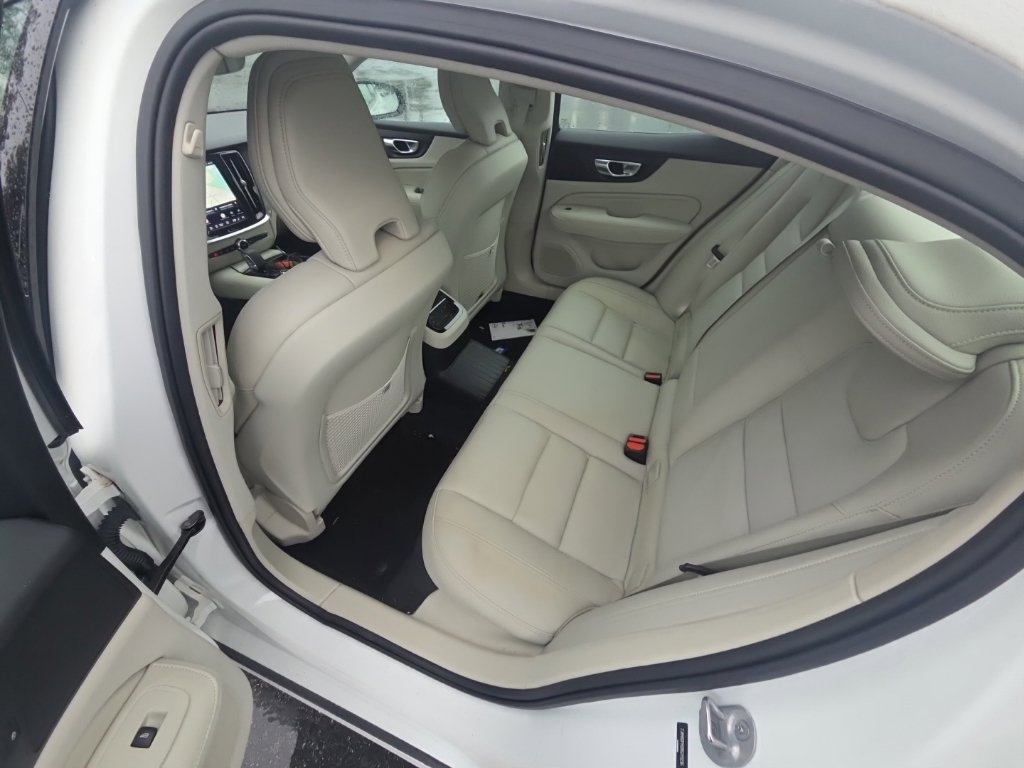 Used 2024 Volvo S60 T8 Ultimate w/ Climate Package AWD/4WD image 11