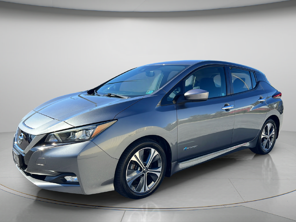 Used 2019 Nissan Leaf SV w/ SV Technology Package FWD image 3