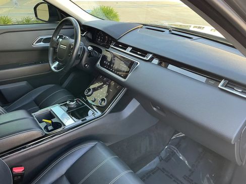 Used 2019 Land Rover Range Rover Velar S AWD/4WD image 19