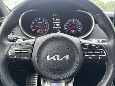 Used 2023 Kia Stinger GT-Line w/ Sun & Sound Package RWD image 10