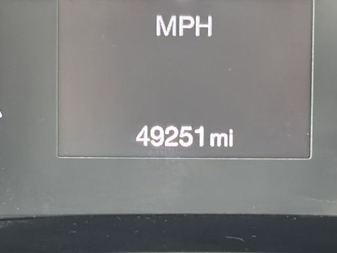 Used 2018 Jeep Compass Latitude FWD image 16