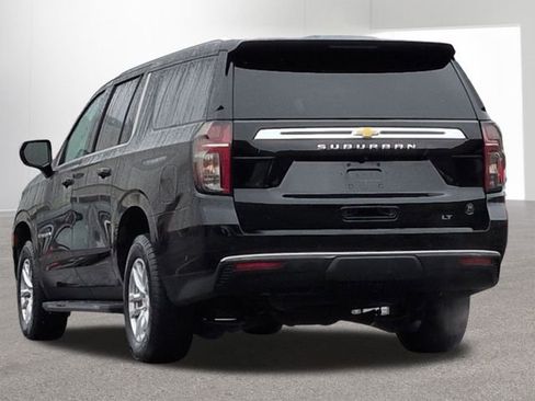 Used 2024 Chevrolet Suburban LT image 8