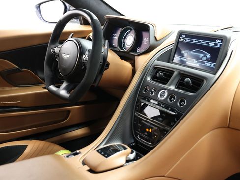 Used 2020 Aston Martin DB11 AMR image 72