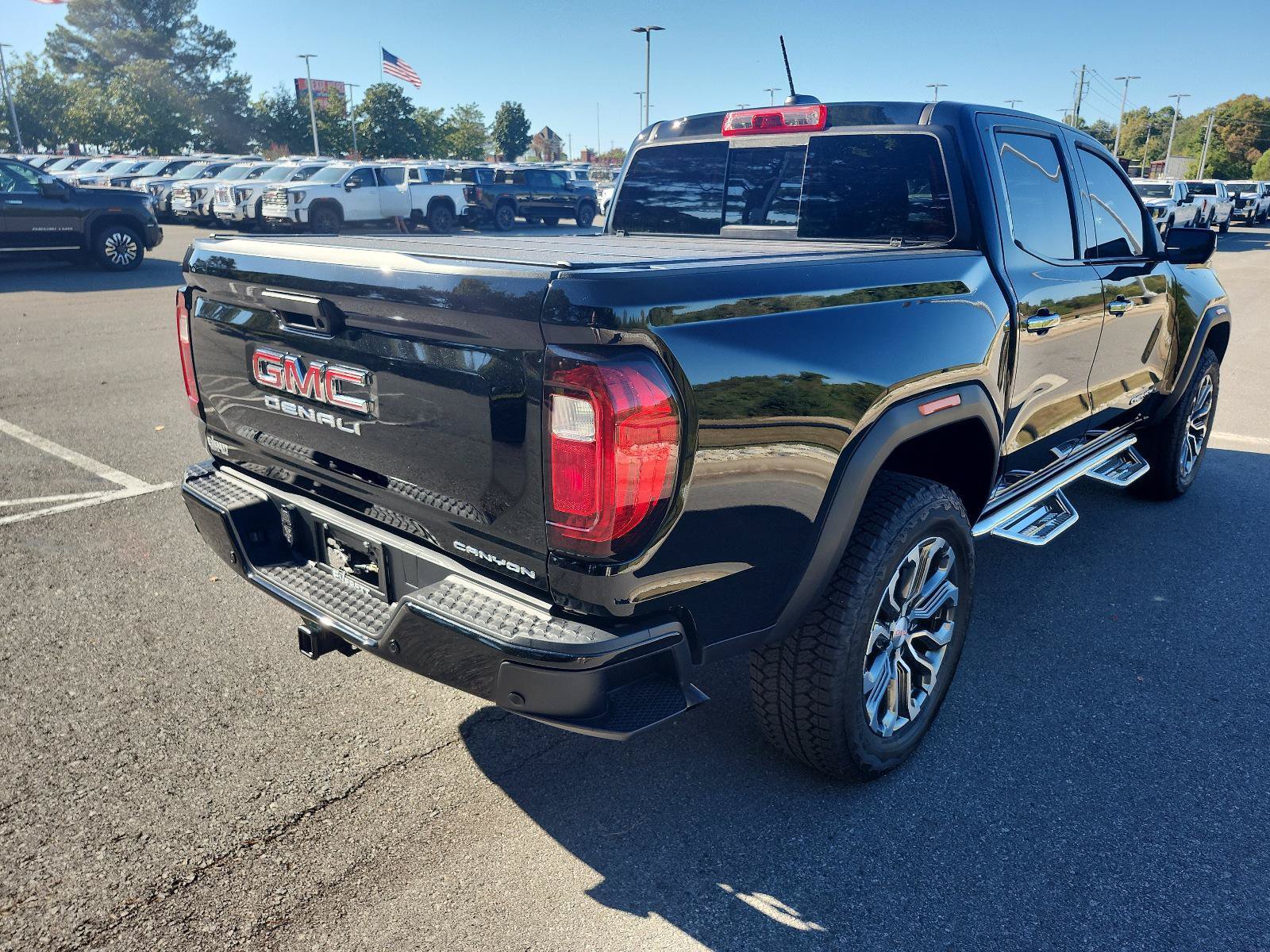 Used 2026 GMC Canyon Denali AWD/4WD image 5