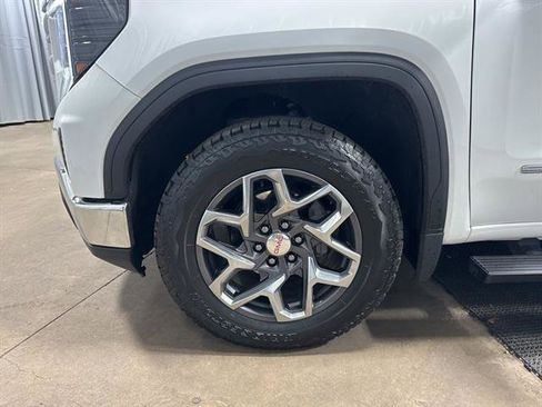 Certified 2022 GMC Sierra 1500 SLE image 12